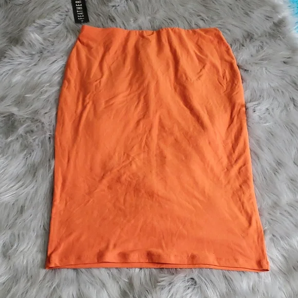 Set - Picture 2 of 2